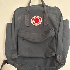 FJALLRAVEN Kånken Backpack